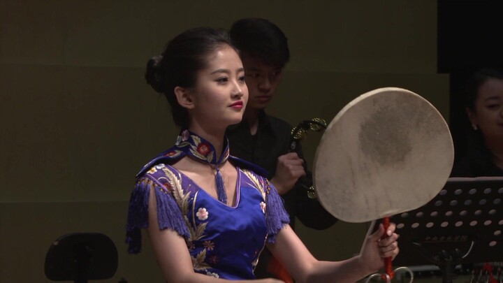 Mãn Châu ủng hộ "Shen Tune" - "Buổi hòa nhạc Thạc sĩ Bộ gõ Qu Shuai" tại Phòng hòa nhạc của Nhạc việ