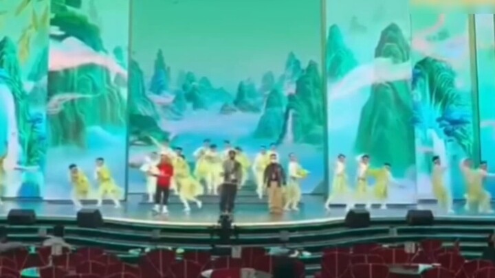 【Chun Shan Xue】Appreciation of the fan version of the dance rehearsal at Shang Chun Shan——A look at 