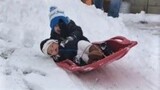 หิมะที่ตลกที่สุดของทารกล้มเหลว - วิดีโอสำหรับเด็กและทารกเฮฮาฤดูหนาว