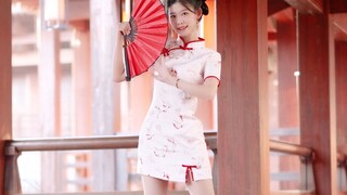 [Layar vertikal] Gadis Cheongsam ❤ Kirimkan bulan dan Festival Lentera bersama untuk menikmati lente