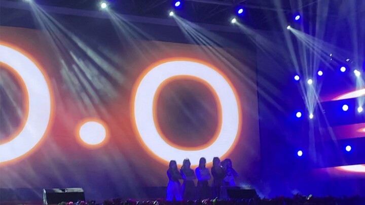Di festival seni sekolah, saya menari mengikuti lagu debut Nmixx, OO, dan merusak speaker sekolah (s