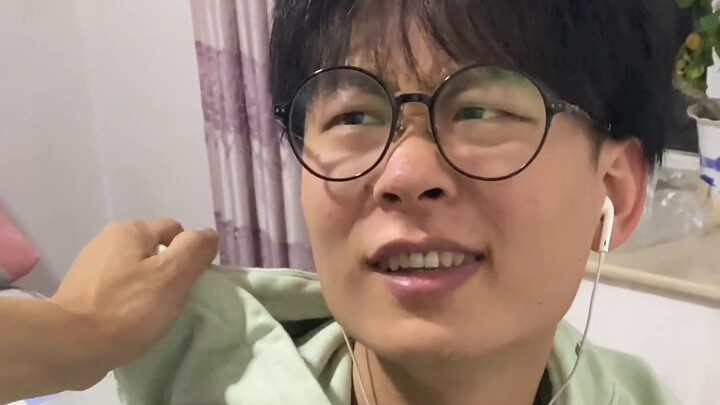 Saya hanya ingin bertanya apakah Anda takut? .... .... Kalau aku berlaku kejam, aku malah akan memuk