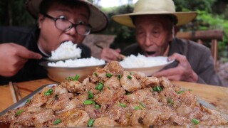 Mouth-Watering 'Steamed Pork Bung With Sweet Potato'