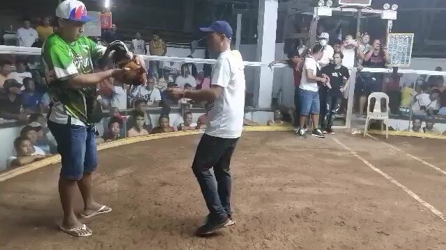 1st fight WiN 5cock dervy Valencia bukidnon