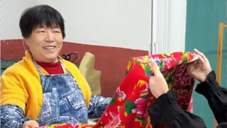 ใครเข้าใจบ้าง! ลูกค้ารายแรกของร้านตัดเสื้อคุณยายคือเสี่ยวจู! - -