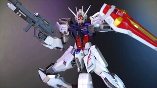 เปรียบเทียบการรีพิมพ์ครบรอบ 10 ปีของ Bandai MB Strike Gundam คุณชอบอันไหนมากกว่ากัน?