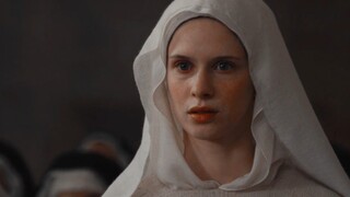 Cuplikan film Benedetta. Bernadette berhubungan seks dengan biarawati