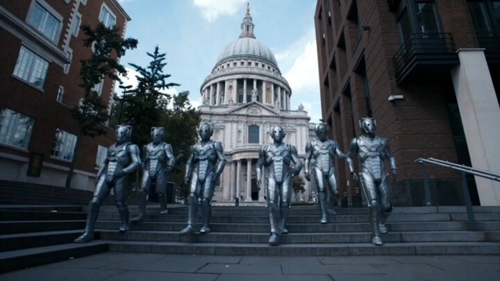 Cybermen action in: 'Dark Water/Death in Heaven' (2014)