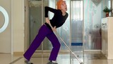 [Dance]A lady begins dancing while mopping the floor|<Cancan>
