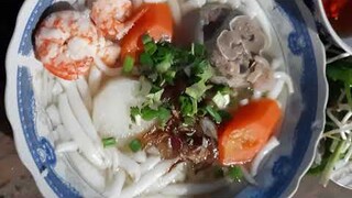 Lần đầu Út Ống Tre nấu bánh canh giò heo