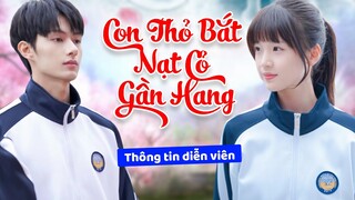 Cặp đôi thanh mai trúc mã Văn Tuấn Huy và Trương Miểu Di trong CON THỎ BẮT NẠT CỎ GẦN HÀNG