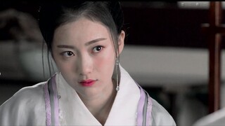 "Khi hai người xa lạ yêu nhau, chỉ có một người biết rằng tình yêu không phải là sự ngẫu nhiên"