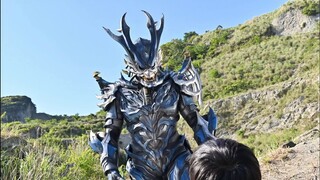 Bộ sưu tập quái vật Kamen Rider Sabre