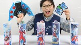 Fat Xiaowei membuka Kotak Buta Medali Ultraman, secara tak terduga mengeluarkan medali misterius, da