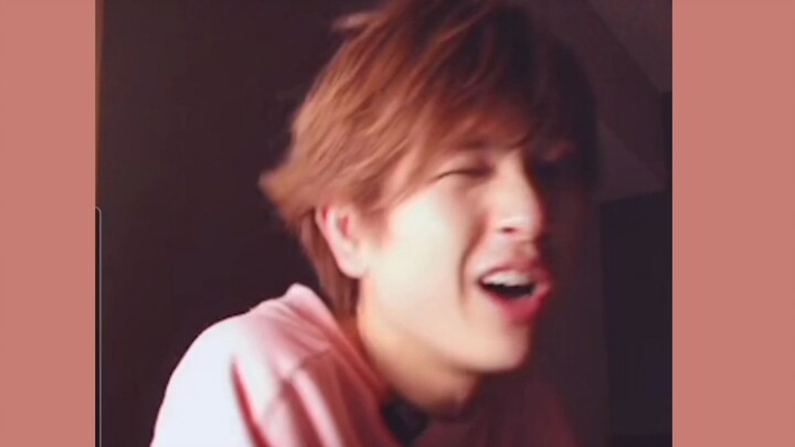 Yuma Kosuke kicked his foot