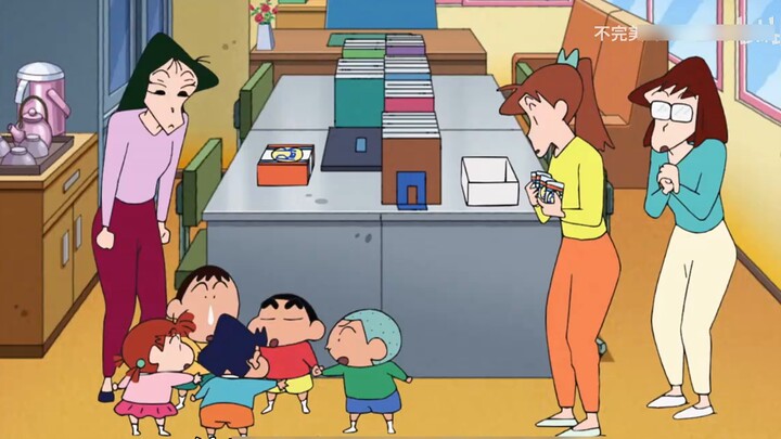Zhengnan lost six consecutive games of rock-paper-scissors! Xiaoxin smashed the biscuits with his ha