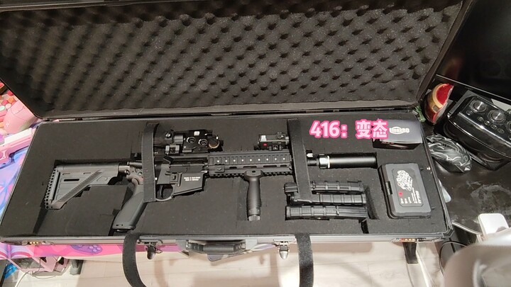 Tak disangka, model setinggi langit-langit juga memiliki *k petir HK416A5 yang super detail unbox