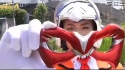 Pasti banyak orang yang pernah melihat Ultraman wanita ini kan?
