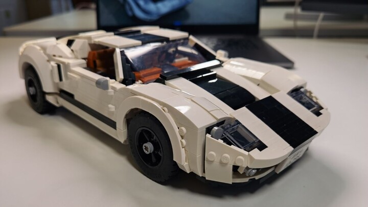 LEGO 10295 พอร์ชแปลงร่างเป็น Ford GT40