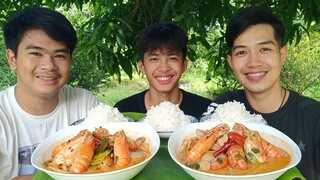 ต้มยำกุ้งนํ้าข้น กุ้งตัวใหญ่นํ้าแซ่บเข้มข้น กินกับข้าวสวยร้อนๆอร่อยแซ่บถูกใจ.