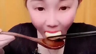 ASMR Egg Eating Challenge: Experience the Soothing Sounds of Chinese Egg Consumption by Roast Bikram