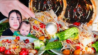 ตำซั่วกุ้งสด|Spicy papaya with raw shrimps and rice noodles salad in fermented fish sauce|Eng Sub|