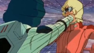 Lihatlah Gundam dengan manik-manik Buddha: Char dikoreksi secara brutal oleh Camus