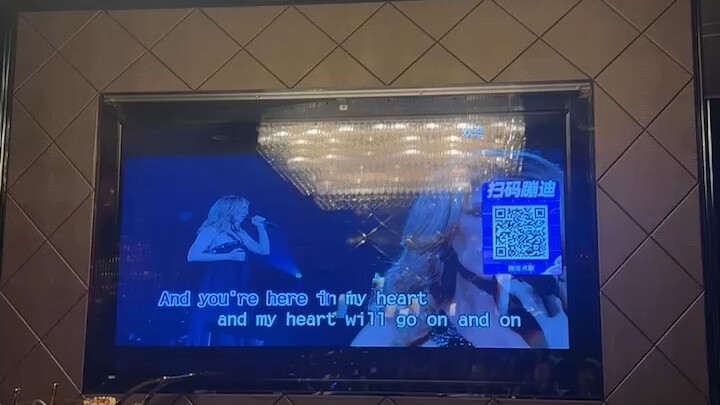 人之所以要努力，就是为了把命运攥在自己手里。没有谁可以一直帮你，也没有人能够替你成长，靠自己的力量一步步往前走，你才能离想要的生活越来越近。