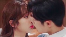 ทำไม Yang Zi และ Xiao Zhan ถึงถ่ายแค่ร่างกายส่วนบนในฉากจูบ? พอกล้องเลื่อนลง ชาวเน็ตก็หัวเราะและทำเสี