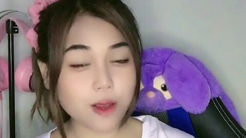 Hay Bstation Mulai Sekarang saya akan live di Bstation Dengan Kategori gaming semoga kalian suka yah