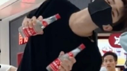 When kpop people bought liquor and met the penalty dance of Andei~