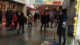 Memutar lagu tema Kimetsu no Yaiba "Bunga Teratai Merah" di pusat perbelanjaan Cina, membara!