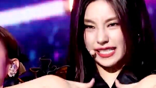 In order to make the dance more complete, the high notes in the middle of the song stage where loco 
