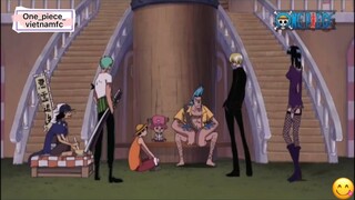 nếu biết ổng từng là bác sĩ của vua hải tặc roger chắc băng shock lắm #onepiece