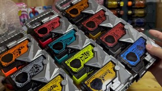 [Membuka tas keberuntungan Kamen Rider seharga 2.500 yen] Menghabiskan 56.000 yen untuk tas keberunt