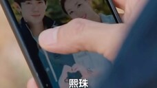 Terlalu kejam! Screen saver saat Bai Siyan menelepon Xizhu adalah foto mereka berdua. Konon itu adal