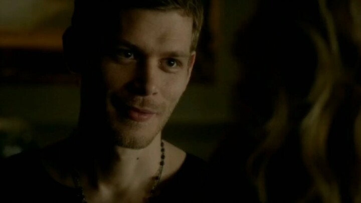 [The Vampire Diaries] When Klaus listened carefully to C's complaints, his eyes were full of admirat