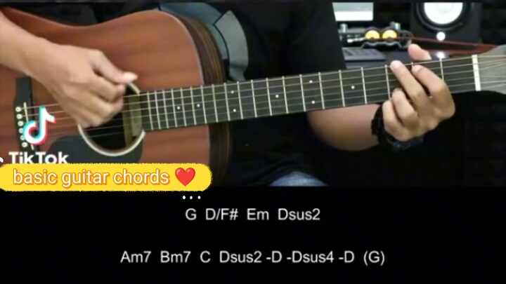 Guitar using easy and basic chords👍