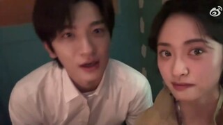 Liu Da Chui chụp ảnh Lin Yi đưa Shen Yue trở lại khách sạn. Hóa ra Vlog của Shen Yue bắt đầu trước b