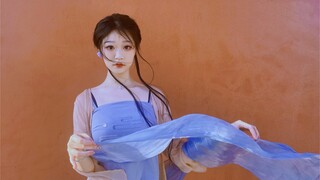 平 芜 尽 处 是 春 山