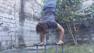 Practising my balance HANDSTAND on Parallettes | Calisthenics at home