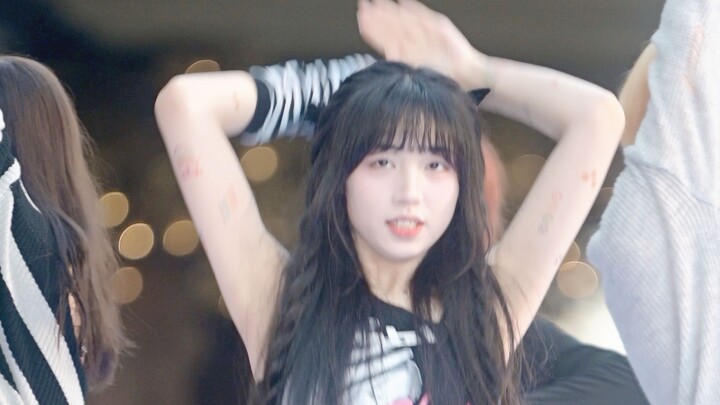 23.7.23 Liuzhou Diwang Xintiandi Kpop road show roti daging tembakan langsung pribadi-Love Me Like T