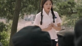 yung pinakanta sya ng teacher nya kaso may epal syang kaklase🤣🤣🤣Lee Jong Suk🥰🥰🥰