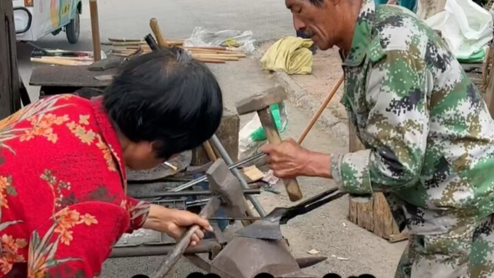 ช่างตีเหล็กในการชุมนุมใหญ่
