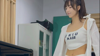 หุ่นสูง 1.9 เมตร ยืนเล่นโดราเอมอน~