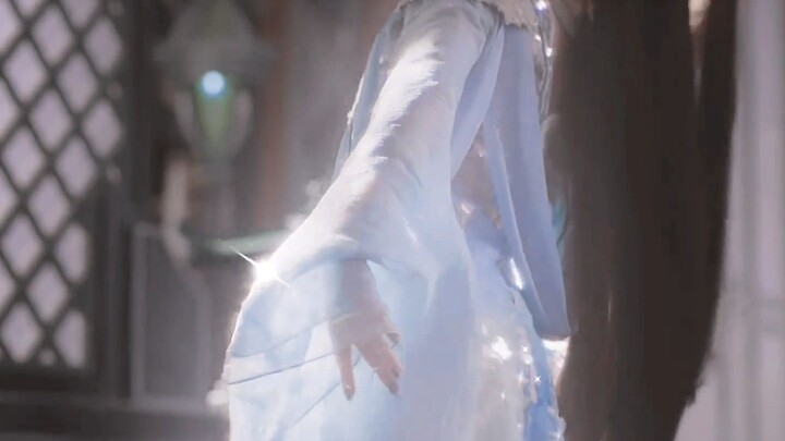 Film|The Blue Whisper|Sparkling Dress with Fish Scales is Beautiful