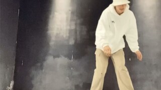 Nhảy popping kết hợp với một bài hát khó đã đủ khó rồi!