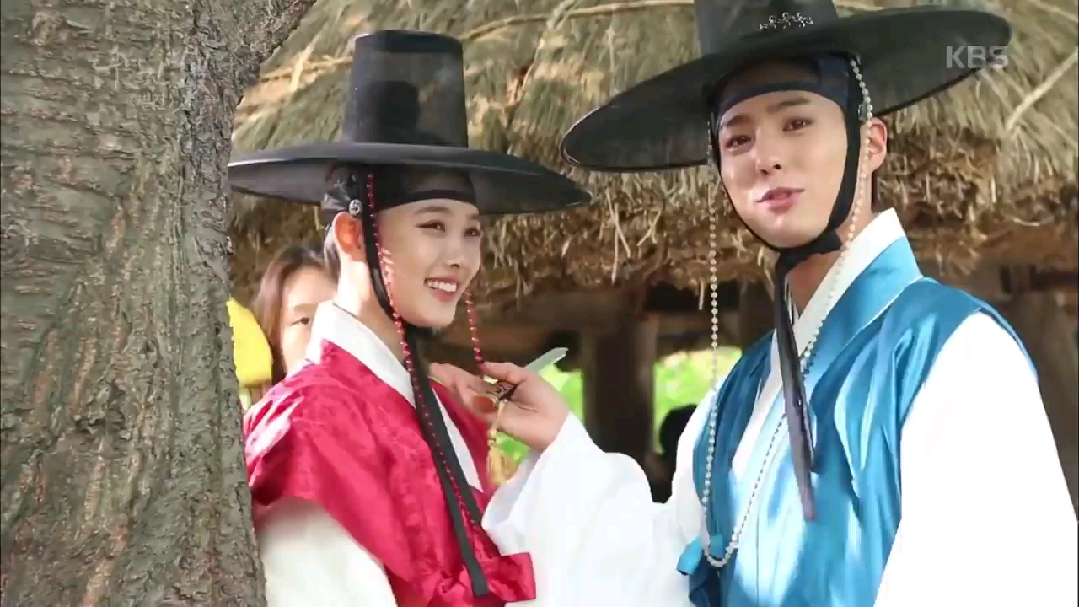 Park Bo Gum 😍 Kim Yoo Jung Love in the Moonlight Behind Scenes