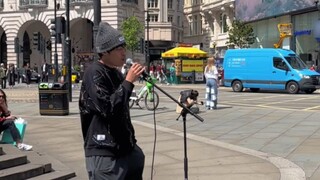 ฉันร้องเพลงตามท้องถนนในอังกฤษเพียงเพราะคุณสวยมาก!