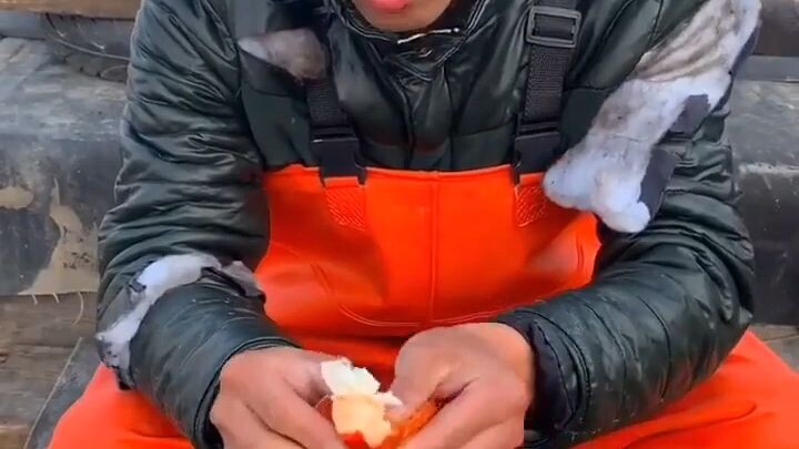 CHINESE FISHERMAN COOK AND EAT SEAFOOD MUKBANG YUMMY